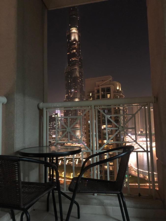 Downtown Boulevard One Bedroom Apt In 29 Blvd غرفة وصالة Burj & Fountain View Master Bedroom Plus 2 Single Beds In Living Room Dubaj Zewnętrze zdjęcie