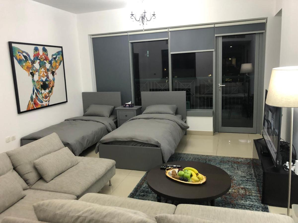 Downtown Boulevard One Bedroom Apt In 29 Blvd غرفة وصالة Burj & Fountain View Master Bedroom Plus 2 Single Beds In Living Room Dubaj Zewnętrze zdjęcie